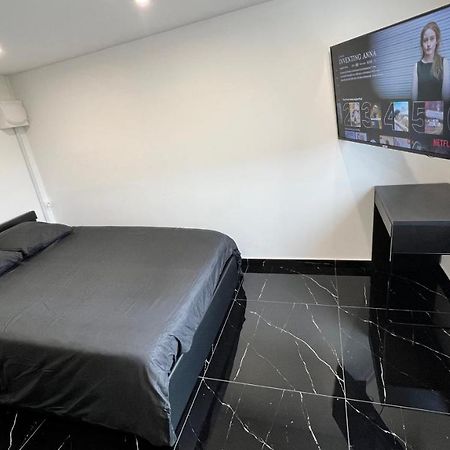 Bella Vita - Studio Tout Equipe - Tv Netflix - Centre Ville 100M- Gare 50M - Basilique 200M Lisieux Exterior foto