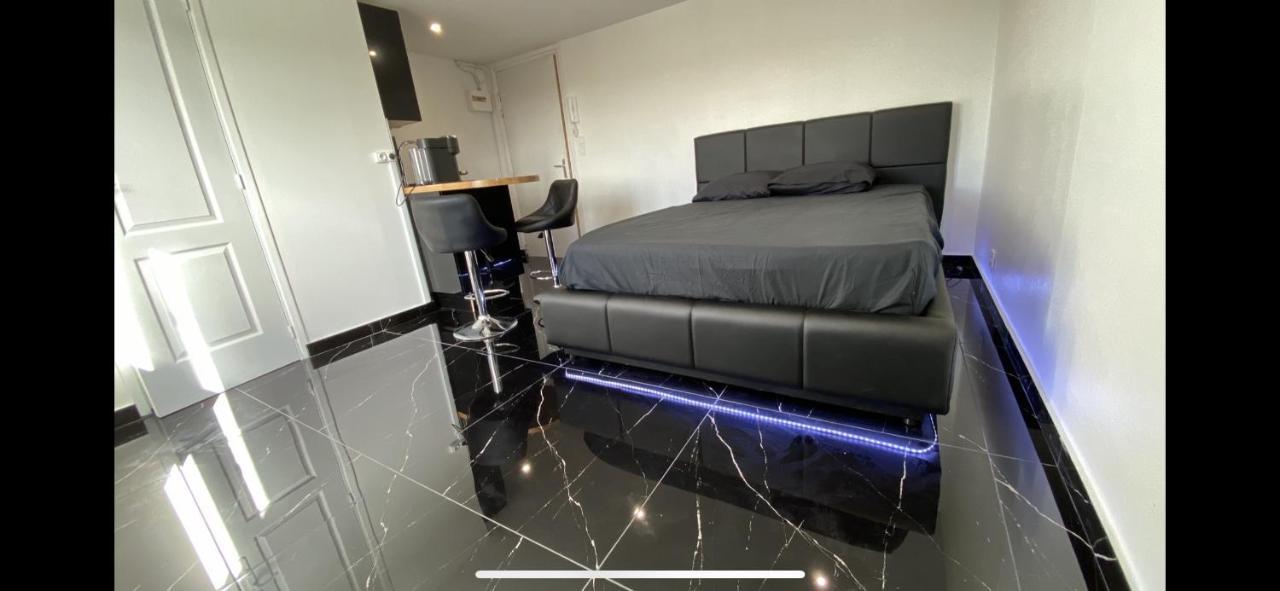 Bella Vita - Studio Tout Equipe - Tv Netflix - Centre Ville 100M- Gare 50M - Basilique 200M Lisieux Exterior foto