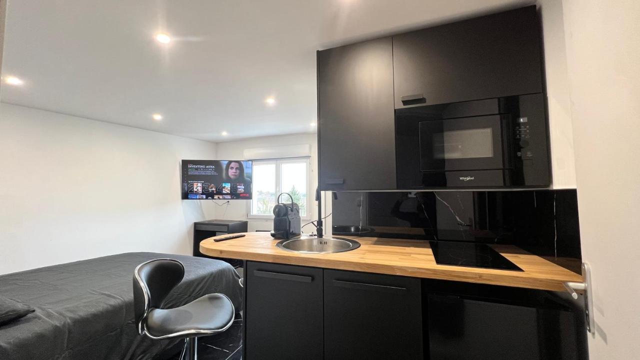 Bella Vita - Studio Tout Equipe - Tv Netflix - Centre Ville 100M- Gare 50M - Basilique 200M Lisieux Exterior foto